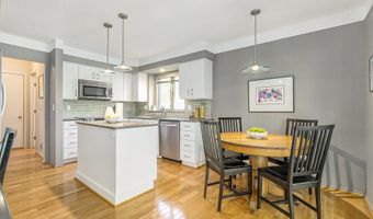 572 Trego Cir, Ann Arbor, MI 48103