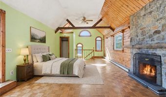 221 Curran Rd, Cumberland, RI 02864