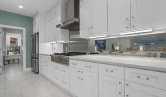 600 Beyer Dr, Bay St. Louis, MS 39520