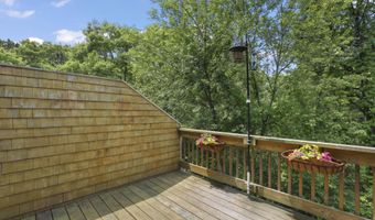18 Harbor Hill Dr, Bourne, MA 02532