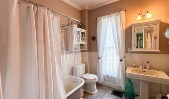 81 Parkview Ave, Bangor, ME 04401