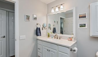 29 Grey Meadow Dr, Burlington, VT 05408