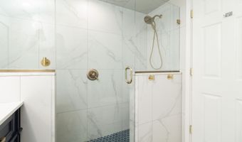 150 Chestnut St, Branford, CT 06405