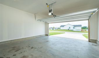 2860 Pilgrim Dr SW, Altoona, IA 50009