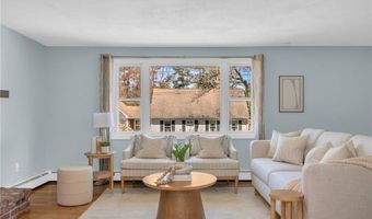 6 Acre Ave, Barrington, RI 02806
