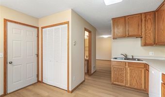 6414 158th St W 201, Apple Valley, MN 55124