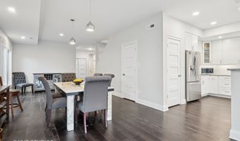 1539 Lowe Dr, Algonquin, IL 60102
