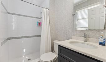 56 W 13th St, Avalon, NJ 08202