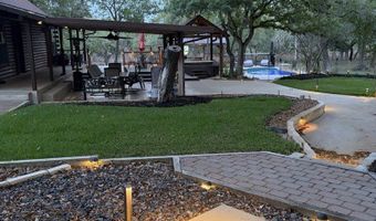 828 SHADY GROVE Ln, Adkins, TX 78101