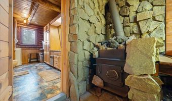 15868 N Fish Lake Rd, Chickaloon, AK 99674