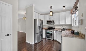 932 HARRISON Cir, Alexandria, VA 22304