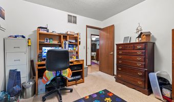 804 E Elm St, Aurora, MO 65605