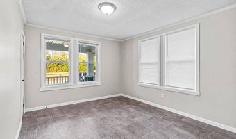 306 E Savannah St, Calhoun Falls, SC 29628