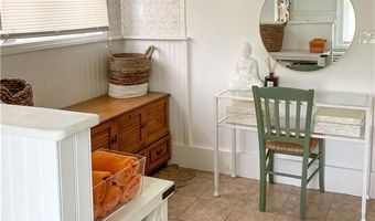 5 Gardiner St, Newport, RI 02840