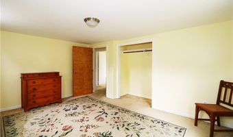 23 Sherman Ln, Middletown, RI 02842