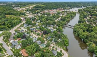 27 Center St, Algonquin, IL 60102