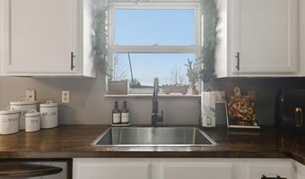 8 N Longwood Ln, Alexandria, KY 41001