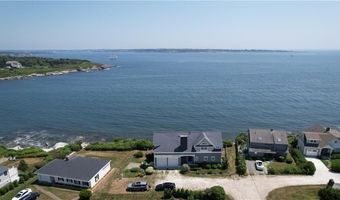 4 Clarkes Village Ln, Jamestown, RI 02835