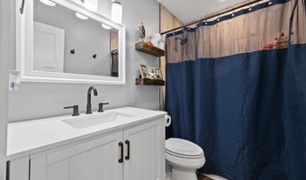 108 12th Ave SW, Altoona, IA 50009