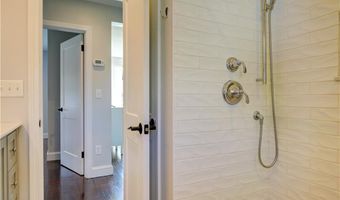 18 Sylvan Ter, Newport, RI 02840
