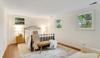 8606 FALKSTONE Ln, Alexandria, VA 22309