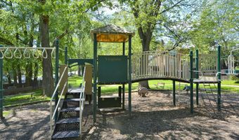 8366 GLASTONBURY Ct, Annandale, VA 22003