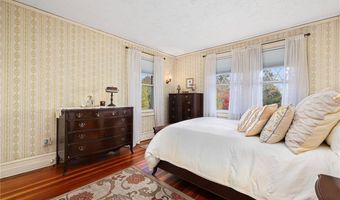 63 Longfellow Rd, Jamestown, RI 02835