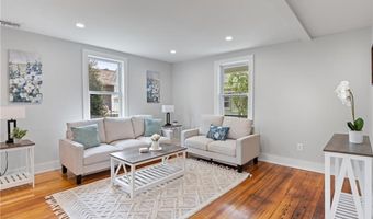 13 Carey St, Newport, RI 02840
