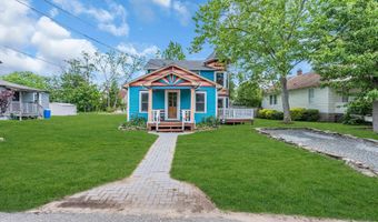19 CENTER St, Barnegat, NJ 08005