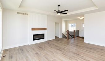 733 17th Ave SE, Altoona, IA 50009
