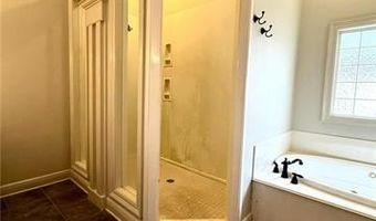 358 W SHORE Dr, Alexandria, LA 71303