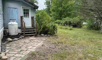 9 Village Dr, Brattleboro, VT 05301