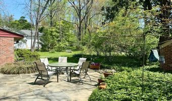 6819 SELKIRK, Bethesda, MD 20817