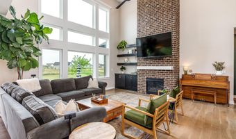 5467 Windrose Ln, Ames, IA 50014