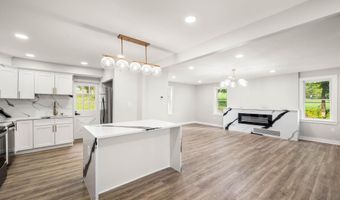 8255 MERTZTOWN Rd, Alburtis, PA 18011