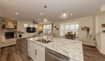 766 River Run Rd, Aurora, OH 44202