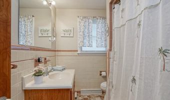 215 E LAKE Dr, Audubon, NJ 08106