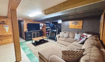 203 3rd Ave SW, Bowman, ND 58623