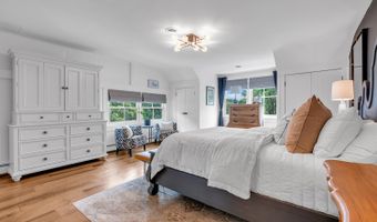 6 Trimbleford Ln, Middletown, NJ 07748