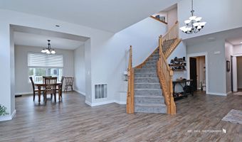 862 Heartland Park Ln, Antioch, IL 60002
