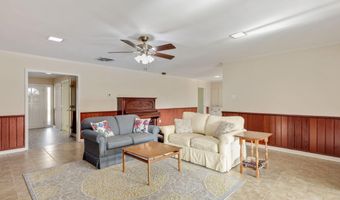 1215 N State St, Abbeville, LA 70510