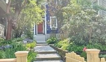 24 Anthony St, Newport, RI 02840