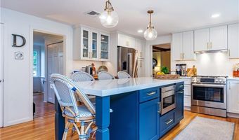 155 Oakdale Rd, North Kingstown, RI 02852