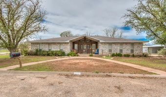 810 Live Oak St, Ballinger, TX 76821