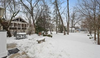 38 N Lincoln Ave, Lombard, IL 60148