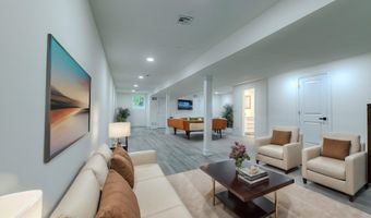 58 Fish Hawk Dr, Middletown, NJ 07748