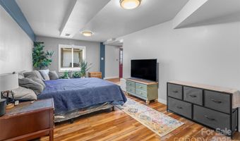 5 Deanwood Cir, Asheville, NC 28803