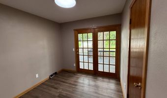 204 7TH St W, Andalusia, IL 61232