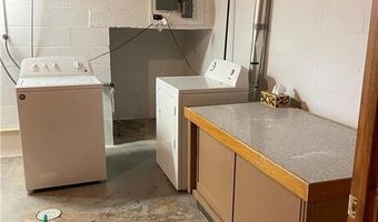 1805 10th Pl NE, Austin, MN 55912