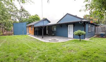 207 N MAPLE St, Bingen, WA 98605